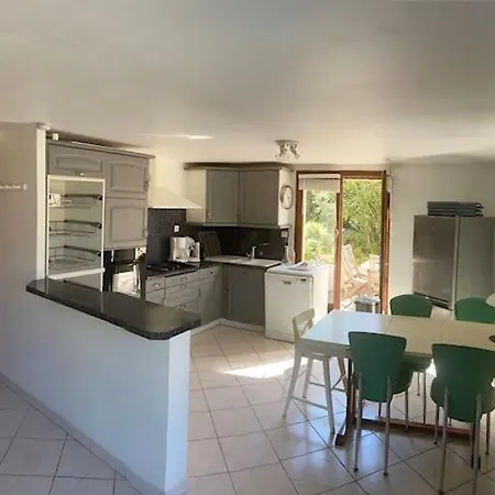 Joli Rez-de-villa 80 M2 Proche Villa
